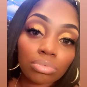 Meet your Posher, Ladora